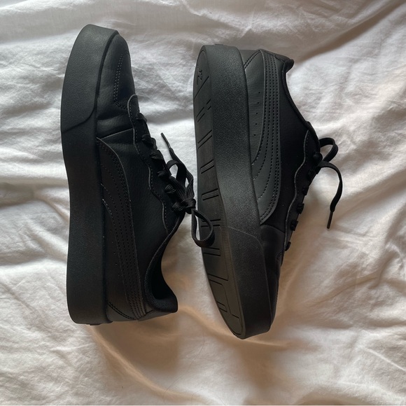 Puma Black sneakers for women in US 7.5 - Picture 1 of 3